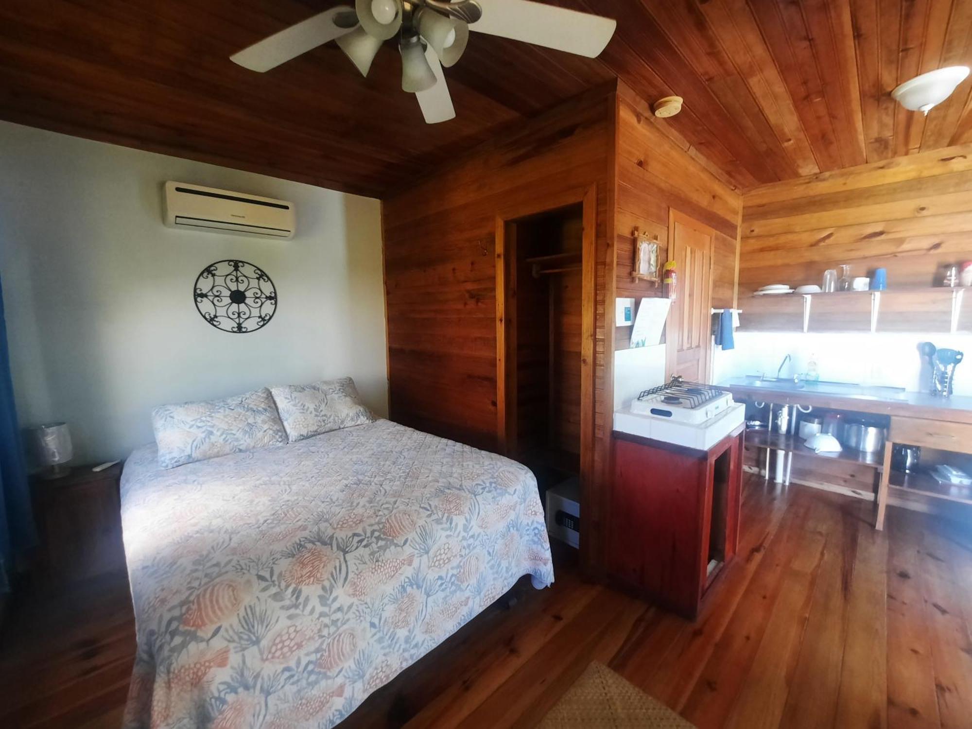 Guava Grove Resort & Villas Sandy Bay Exterior photo